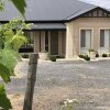 Отель Auburn Vineyard Retreat в Оберн