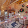 Отель Bear Tracks - Two Bedroom Cabin, фото 6