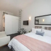 Отель Urban Chic Loft Off Queen street, фото 3