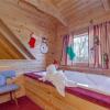 Отель Bear Tracks - Two Bedroom Cabin, фото 15