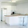 Отель Spacious unit with views of Pumicestone - Wattle Ave, Bongaree, фото 4