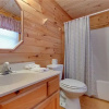 Отель Bear Tracks - Two Bedroom Cabin, фото 11