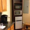 Отель Lewis & Pearl Two-Bedroom Apartment B, фото 10