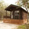 Отель Medina Lake Camping Resort Studio Cabin 2, фото 1