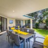 Отель Coolum Waves Pet Friendly Holiday House, фото 16