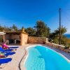 Отель Loggos Seaview Cottage with Pool by Konnect, фото 13