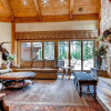 Отель Hatari Lodge 5 Bedroom Home by RedAwning, фото 30