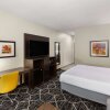 Отель La Quinta Inn & Suites by Wyndham Olathe, фото 4