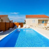 Отель Villa Stone House with Pool, фото 1