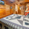 Отель Hibernation Station 2 Bedroom Cabin by RedAwning, фото 21