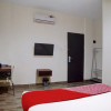 Отель Capital O 92125 Wira Guest House, фото 5
