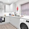 Отель Crown Place 2 & 3 Bedroom Luxury Apts. with Parking in Shepperton, фото 4