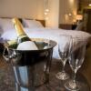 Отель TN&CO Exclusive Cip Suites and Primeclass Rooms (Adults Only), фото 3