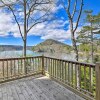 Отель Grand Glenville Retreat: Lake Views & Deck, фото 27