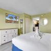 Отель Beach-front Condos Located in the Caribbean Resort with Pool and Lazy River, фото 5