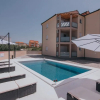 Отель Poolside Hideout Apartments, фото 21