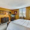 Отель Dolphin Point 102b - Beautiful two Bedroom, two Bath, Sleeps 6 by Redawning, фото 2