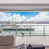 Отель QV Elegant Modern Apt with Waterview 982, фото 7
