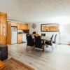 Отель Charming apartment with balconies 5min from the Bettex gondola, фото 11