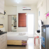 Отель Cozy Studio Apartment Connected to Mall at Green Pramuka, фото 2