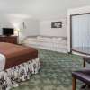 Отель Howard Johnson Melville, фото 2
