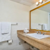 Отель Lovely Little Studio With Pool, Hallandale Beach:), фото 33