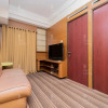 Отель RedLiving Apartemen Tamansari Panoramic - Rasya Room, фото 15
