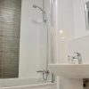 Отель Sleeps 5 with 2 bedrooms and sofabed, perfect for work or leisure, stylish spacious city centre apar, фото 8