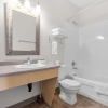 Отель Squamish Adventure Inn & Hostel, фото 9