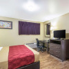 Отель Econo Lodge Inn & Suites I-35 at Shawnee Mission, фото 3