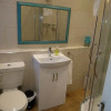Отель 5 Bedrooms/sleeps 10-12/free Wifi & Parking/garden, фото 10