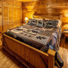 Отель Cozy ‘Grey Fox’ Cabin Between Boone & Blowing Rock, фото 2