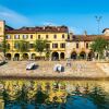 Отель La Voce Del Lago Pied Dans L' Eau в Ароне