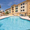 Отель La Quinta Inn & Suites by Wyndham Santa Clarita - Valencia, фото 23