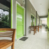 Отель RedDoorz @ Jalan Sudirman Belitung, фото 10