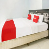 Отель Azka Homestay Syariah by OYO Rooms, фото 14