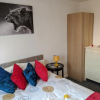 Отель MBIZ Apartment - En-suite with Allocated Parking, фото 7