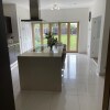 Отель Beautiful 5-bed House in Walsall в Уолсолле