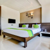 Отель Treebo Trend Shree Sai Suites, фото 3