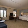 Отель Hampton Inn & Suites Tulsa Downtown, фото 6