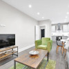 Отель Crown Place 2 & 3 Bedroom Luxury Apts. with Parking in Shepperton, фото 11