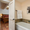 Отель Wisteria - Delightful Updated Family Home, Seven Blocks to the Plaza, фото 9