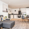 Отель Cosy Apartment in City Centre With Free Parking, фото 3