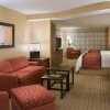 Отель Courtyard by Marriott Calgary Airport, фото 3