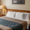 Отель Econo Lodge Inn & Suites в Хокиам
