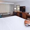 Отель Hampton Inn & Suites By Hilton Calgary- University Northwest, фото 4