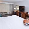 Отель Hampton Inn & Suites By Hilton Calgary- University Northwest, фото 46