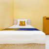 Отель SPOT ON 2830 Azka Guest House Syariah, фото 7