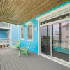Отель Atlantic Beach Retreat w/ 2 Decks: Steps to Beach!, фото 21