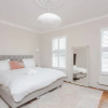 Отель Modern 3 Bedroom Home in Honor Oak Beside Nature Reserve, фото 14